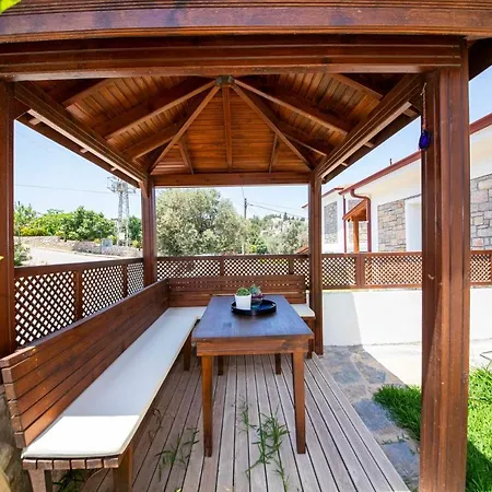 Peaceful Stone House Close To Beach With Backyard In Datca داتْشا