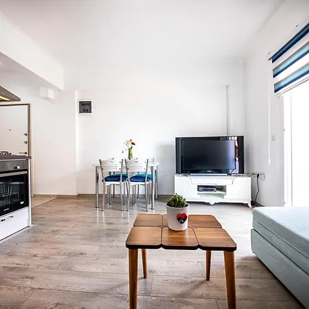 Peaceful Stone House Close To Beach With Backyard In Datca