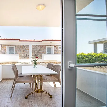 Peaceful Stone House Close To Beach With Backyard In Datca داتْشا