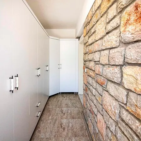 Peaceful Stone House Close To Beach With Backyard In Datca